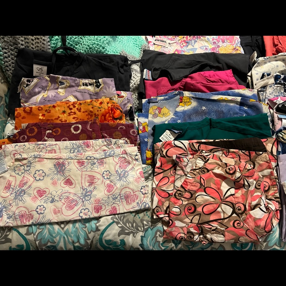 Scrub sets - Picture 3 of 6